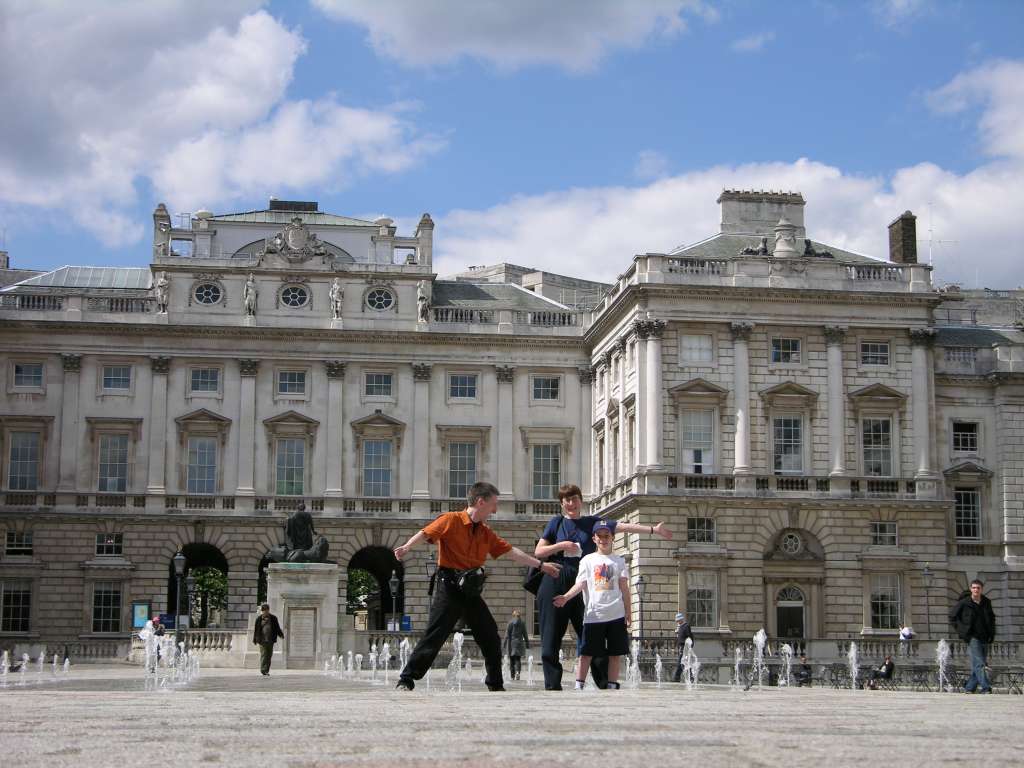 Courtauld 00 Ouside Here are my top 12 favourite paintings at the Courtauld Institute of Art Gallery, housed in London�s Somerset House, founded in 1931 by the textile magnate Samuel Courtauld. It now houses a large collection of Impressionist and post-Impressionist paintings. The setting is ideal and the collection small enough to browse through in a few hours. This Palladian building was erected in 1786 when the river still reached the walls. Photography is allowed. There are beautiful fountains in the courtyard.